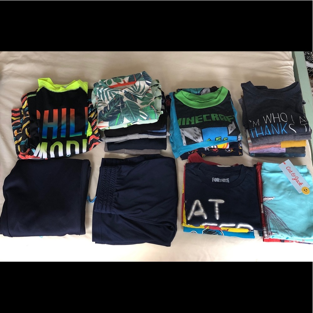 Lot of boys size 8-10 clothes in EUC!